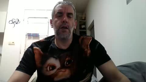 Snapshot of youdeservit chatting on 02.16.25 CrayZio online show from 02.16.25