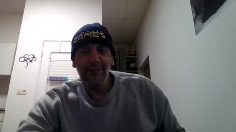 Snapshot of youdeservit chatting on 03.05.25 CrayZio online show from 03.05.25