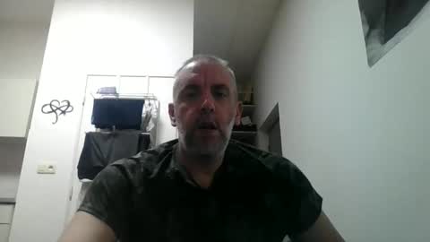 Snapshot of youdeservit chatting on 10.06.25 CrayZio online show from 10.06.25