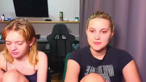 Snapshot of younona chatting on 07.17.26 Anna and Luna online show from 07.17.26