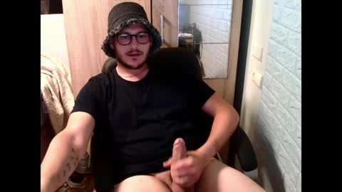 Snapshot of younromki chatting on 05.31.26 A... online show from 05.31.26