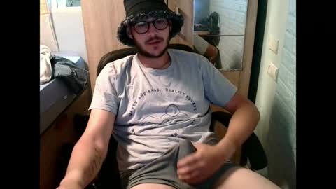 Snapshot of younromki chatting on 06.07.26 A... online show from 06.07.26