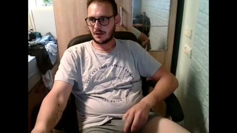 Snapshot of younromki chatting on 06.08.26 A... online show from 06.08.26