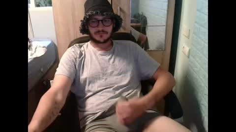 Snapshot of younromki chatting on 06.18.26 A... online show from 06.18.26