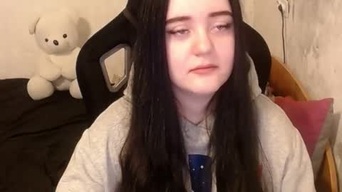 Snapshot of your_8a8y chatting on 01.08.25 your_8a8y online show from 01.08.25