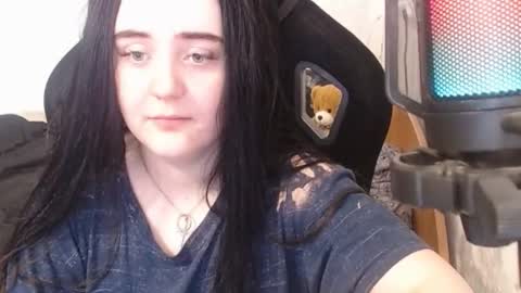 Snapshot of your_8a8y chatting on 03.04.25 your_8a8y online show from 03.04.25