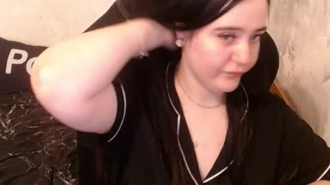 Snapshot of your_8a8y chatting on 10.15.25 your_8a8y online show from 10.15.25