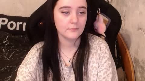 Snapshot of your_8a8y chatting on 10.16.25 your_8a8y online show from 10.16.25