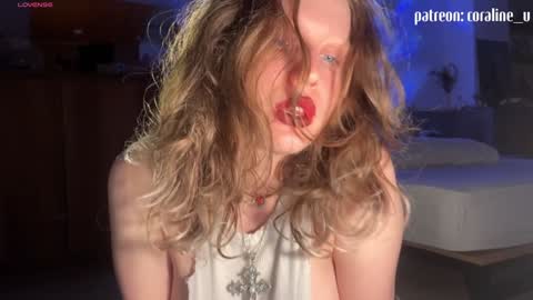 Snapshot of your_coraline_ chatting on 02.06.25 your_coraline_ online show from 02.06.25