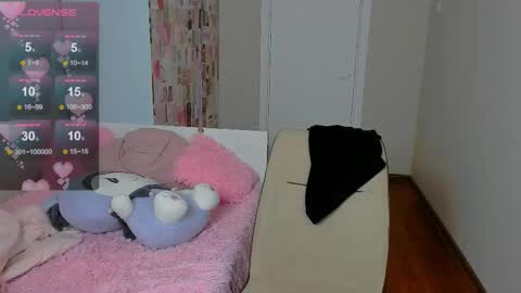 Snapshot of your_cute_aisha chatting on 09.17.25 your_cute_aisha online show from 09.17.25