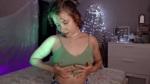 Snapshot of your_hot_ex chatting on 07.14.26 Alex and Kris long hair online show from 07.14.26