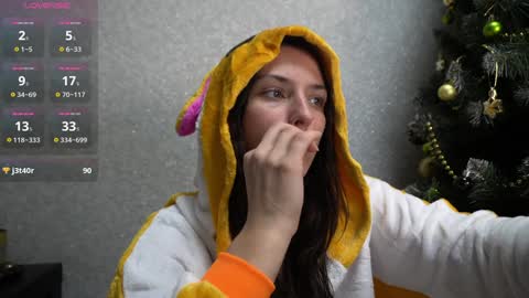 Snapshot of your_little_flexible_girl chatting on 12.18.24 Meri online show from 12.18.24