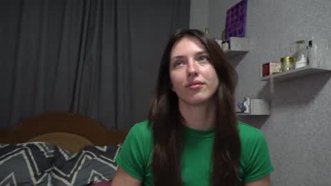 Snapshot of your_little_flexible_girl chatting on 01.17.25 Meri online show from 01.17.25