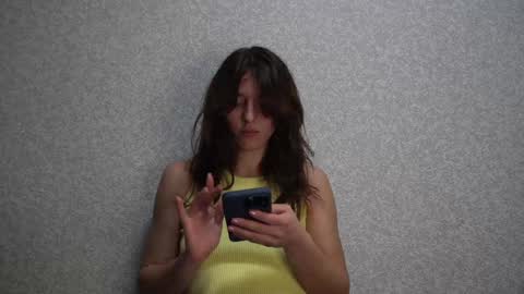 Snapshot of your_little_flexible_girl chatting on 01.21.25 Meri online show from 01.21.25