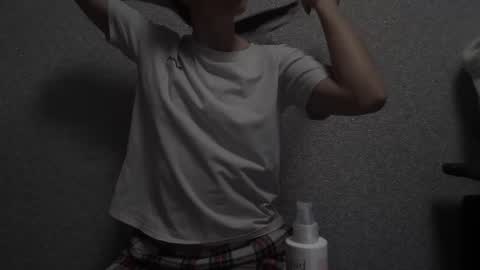 Snapshot of your_little_flexible_girl chatting on 02.25.25 Meri online show from 02.25.25