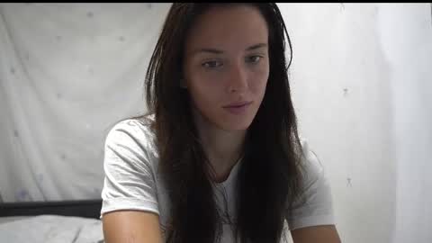 Snapshot of your_little_flexible_girl chatting on 10.10.25 Meri online show from 10.10.25