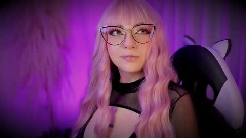 Cami independent model online show from 03.29.26