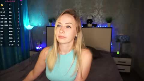 Snapshot of your_marimary chatting on 11.07.25 Mary online show from 11.07.25