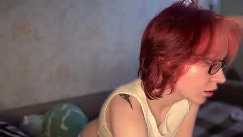 Snapshot of your_moonlight_ chatting on 06.18.26 Mia online show from 06.18.26