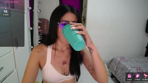 Snapshot of your_slutty_doll_ chatting on 02.07.25 Danna  online show from 02.07.25