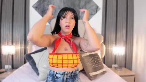 Snapshot of your_slutty_doll_ chatting on 10.04.25 Danna  online show from 10.04.25