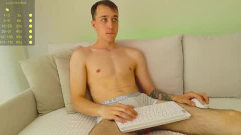 Snapshot of your_super_hero chatting on 05.26.26 Alex online show from 05.26.26