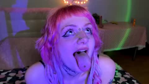 Snapshot of your_sweetpussy chatting on 05.30.26 Anya online show from 05.30.26