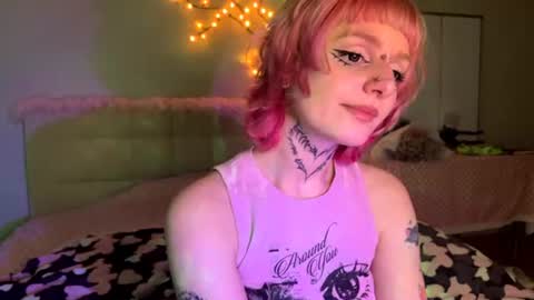 Snapshot of your_sweetpussy chatting on 06.22.26 Anya online show from 06.22.26