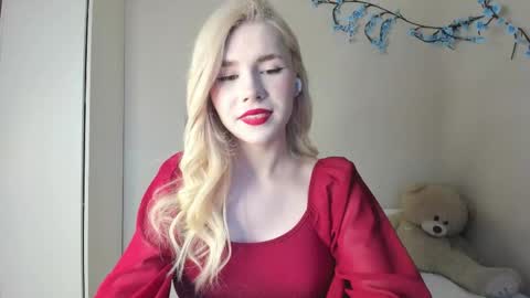 Snapshot of your_tender_doll chatting on 03.16.26 Alice online show from 03.16.26