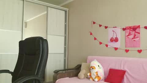 Snapshot of your_tender_doll chatting on 06.01.26 Alice online show from 06.01.26