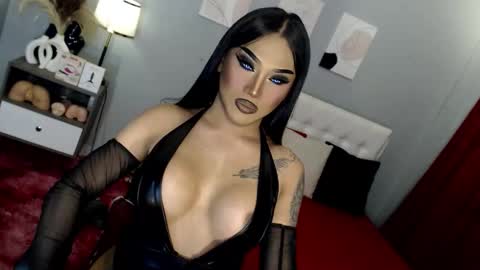 TRICXIEBELLE online show from 10.07.25