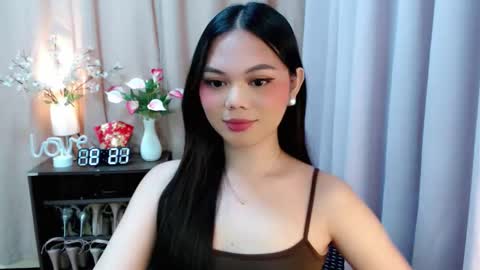 Snapshot of yourangelictransgirl chatting on 09.29.25 Hi its me Yna online show from 09.29.25