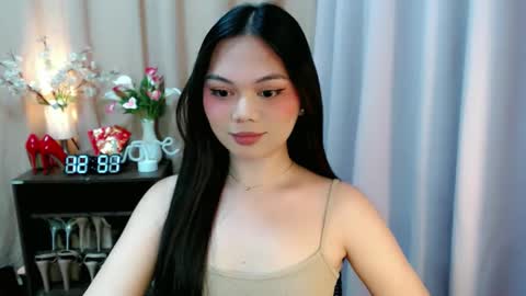 Snapshot of yourangelictransgirl chatting on 10.20.25 Hi its me Yna online show from 10.20.25