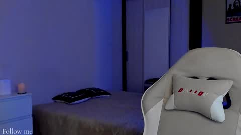 Snapshot of youranikka chatting on 02.25.26 Anikka online show from 02.25.26