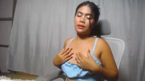 Snapshot of yourasian_sweetgurl69 chatting on 09.10.25 A V A online show from 09.10.25