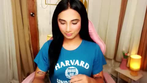 Snapshot of yourasianfave_drea chatting on 10.16.25 DREA online show from 10.16.25