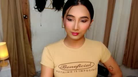 Snapshot of yourasianfave_drea chatting on 10.22.25 DREA online show from 10.22.25