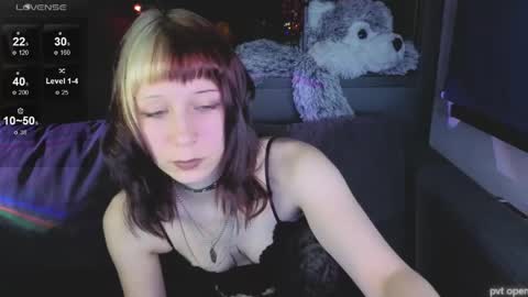 Snapshot of yourcutiegoth chatting on 04.18.26 Vasilisa online show from 04.18.26