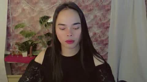 Snapshot of yourdreamgirljenelyn chatting on 05.17.26 Alice online show from 05.17.26
