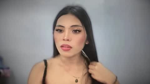 Snapshot of yourehot_pretty chatting on 05.23.26 Do read my bio online show from 05.23.26