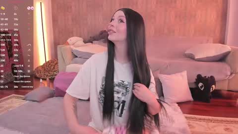 Snapshot of youreyesgazm chatting on 03.11.25 Mary online show from 03.11.25