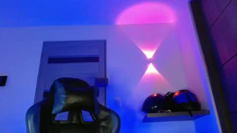 yourfavorite_bigclit online show from 04.23.26