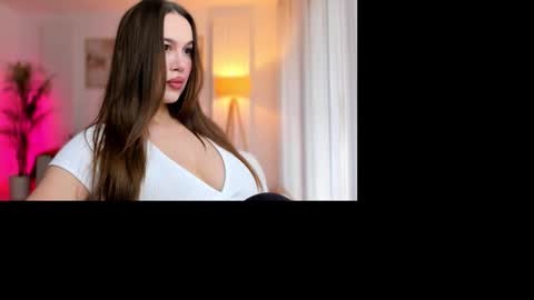 Snapshot of yourgoddessroxana chatting on 10.22.25 roxana online show from 10.22.25
