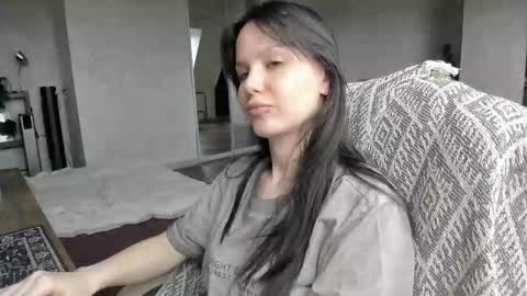 Snapshot of yourher0in chatting on 10.03.25 Aida online show from 10.03.25