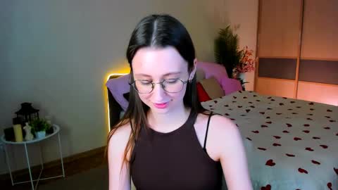Snapshot of yourlovelystoryy chatting on 05.11.26 Vetta online show from 05.11.26