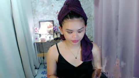 Snapshot of yourlovelytranspinay chatting on 02.19.26 your lovely Dina online show from 02.19.26