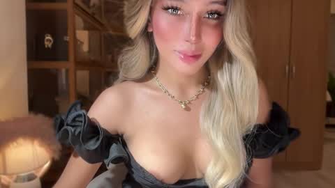 Snapshot of yourlovingpearlita1000 chatting on 02.24.26 Pearl online show from 02.24.26