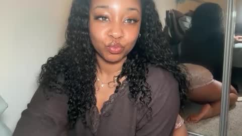 YOURMOMMY online show from 03.23.26