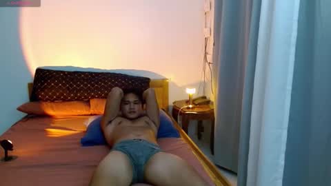 Snapshot of yourmrsam chatting on 11.11.25 Sam 3 online show from 11.11.25