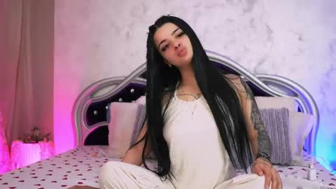 Snapshot of yournaughtyangel1 chatting on 05.25.26 Alicia online show from 05.25.26